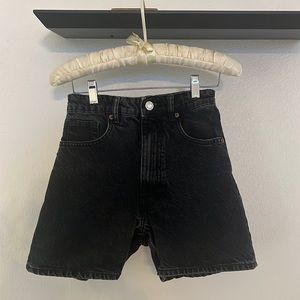 Zara Mom Black Denim Shorts Size 32